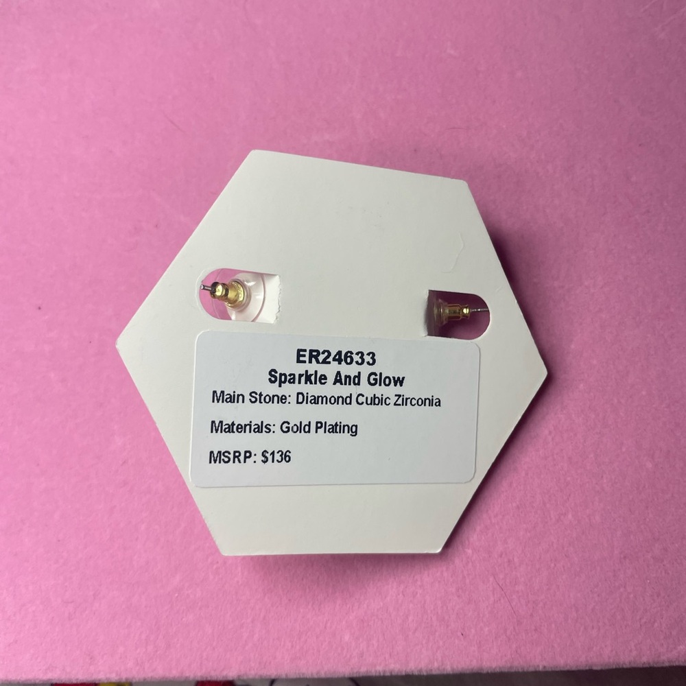 Earring bundle - Picture 2 of 16